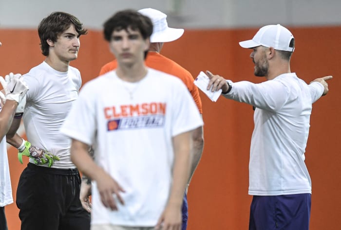 2025 four-star TE & Gamecock target Marshall Pritchett receiving instruction from Clemson OC Garrett Riley
